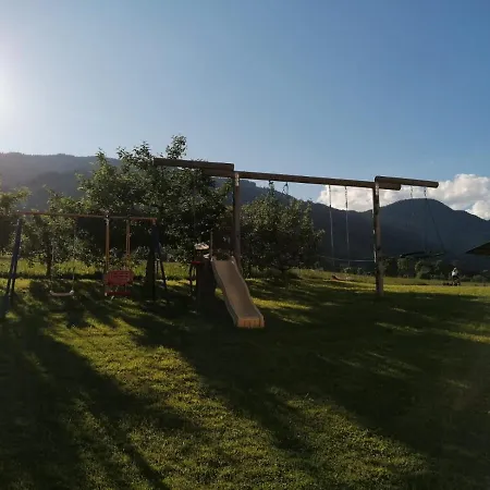 Oberhuben Apartmán *