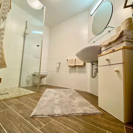 Oberhuben Apartment *