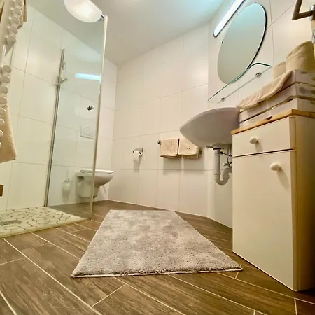 Oberhuben Farm stay *